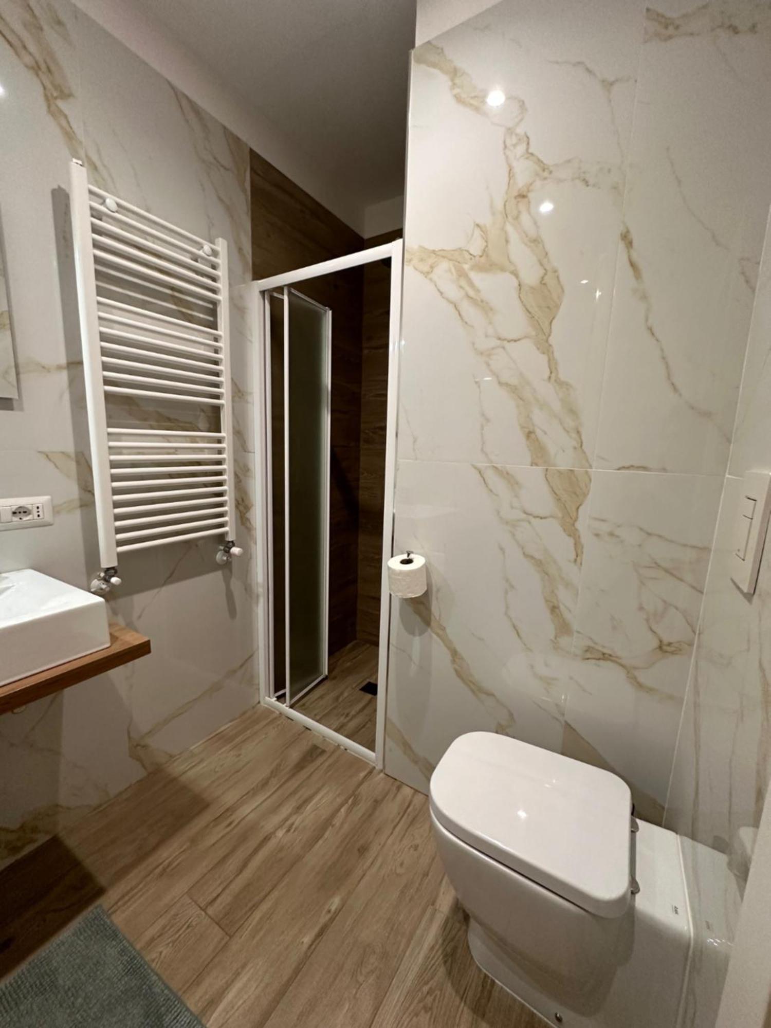 Bed and breakfast Binario 56 *