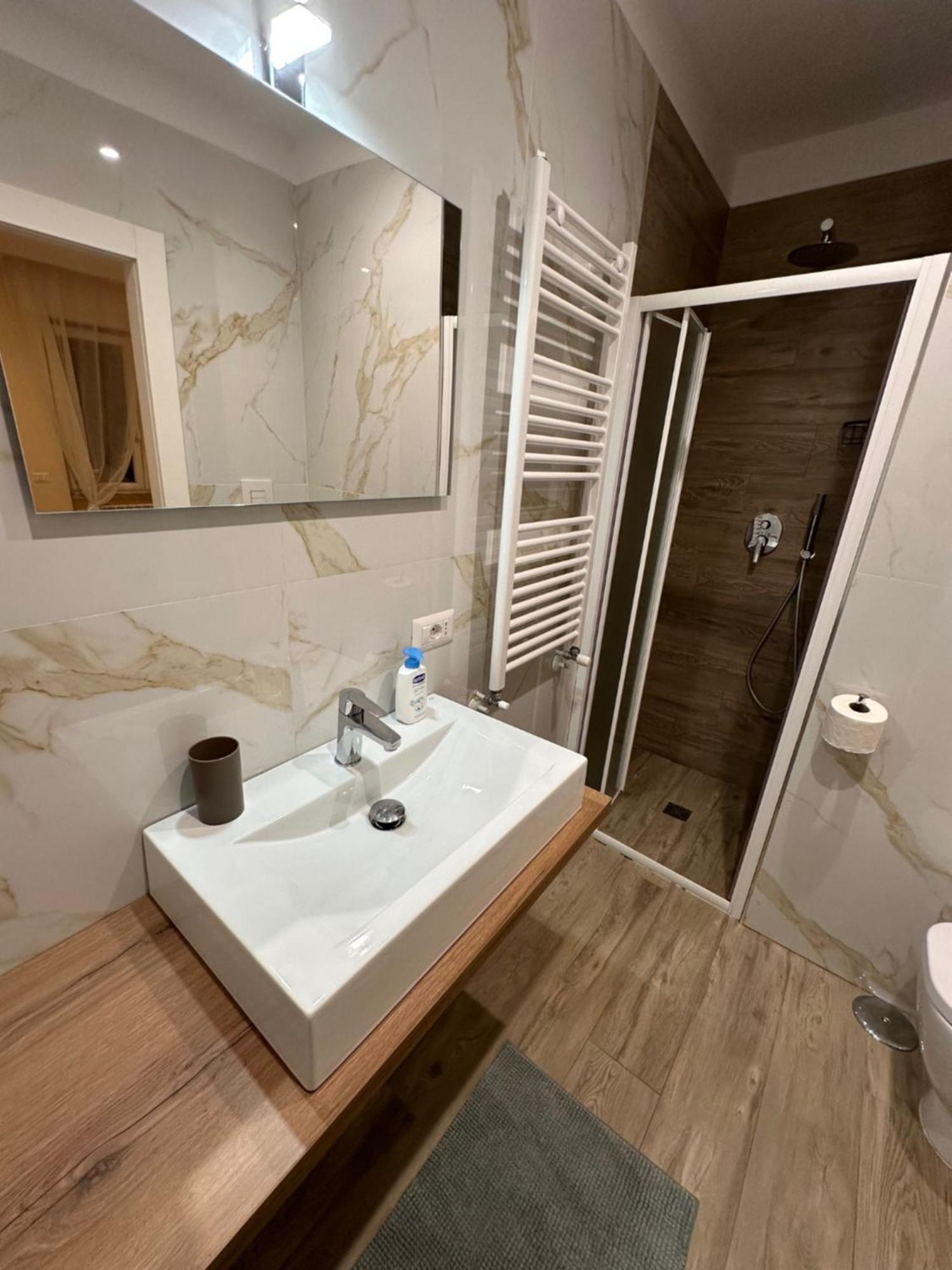 Bed and breakfast Binario 56 *